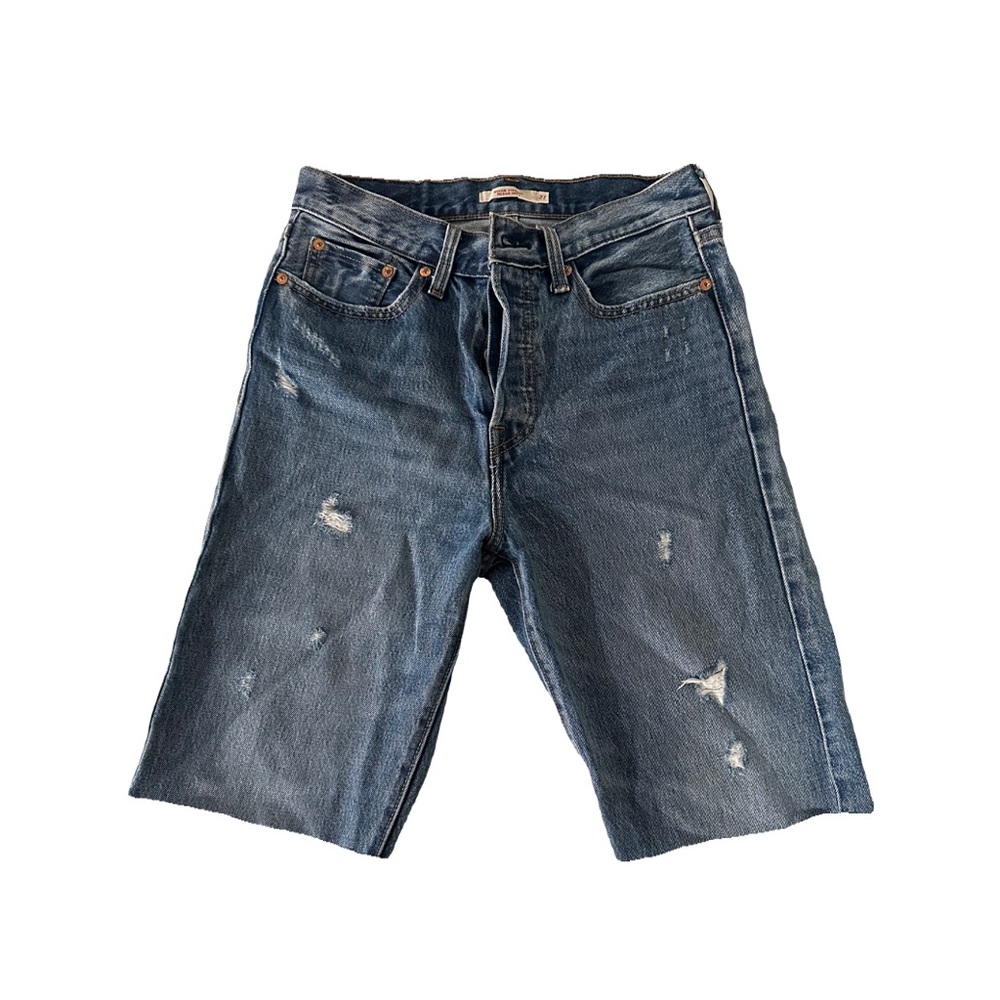 High waisted Levi’s jean shorts